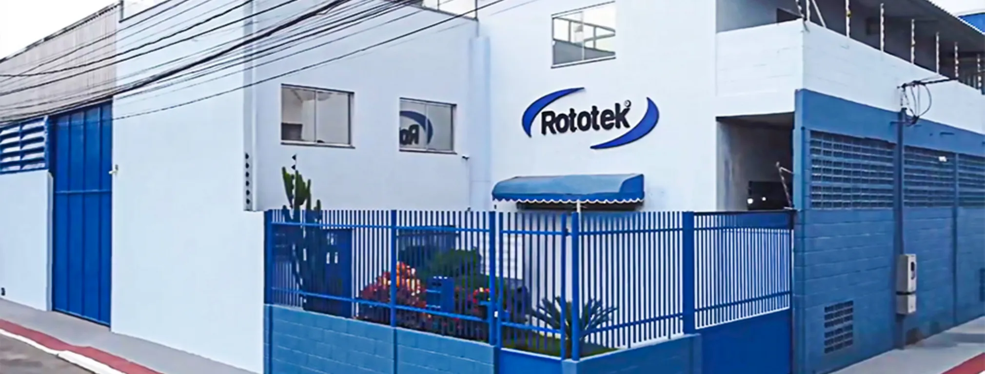 Fachada da Gráfica Rototek no Polo Industrial CIVIT II, Serra/ES